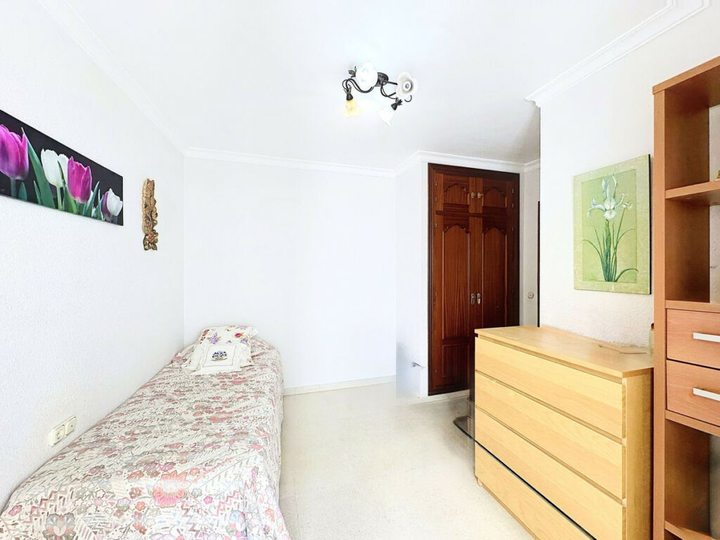 Middle Floor Apartment Estepona Málaga - image 9