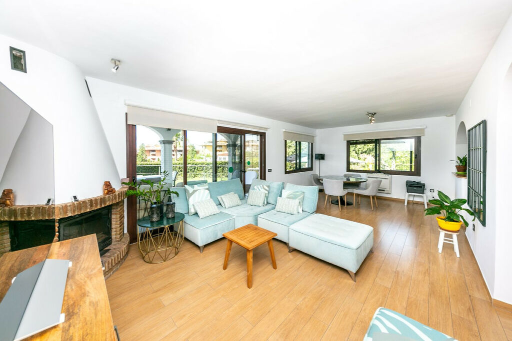 Detached Villa La Capellania Málaga - image 9