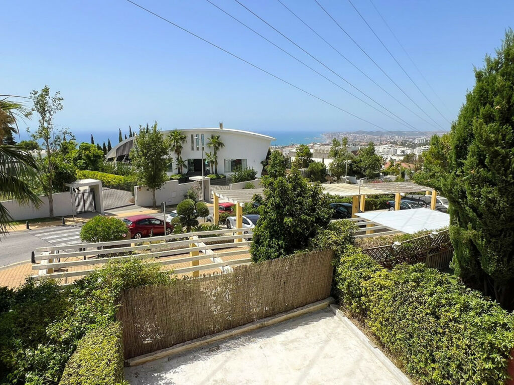 Townhouse Benalmadena Málaga - image 9