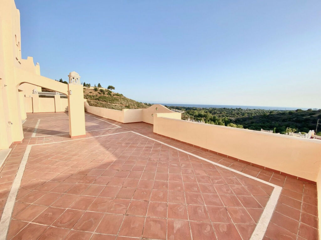 Penthouse Duplex Elviria Málaga - image 9