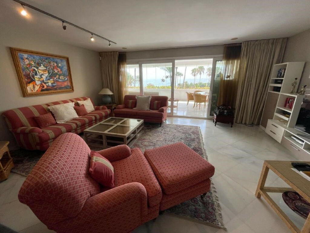 Middle Floor Apartment Puerto Banús Málaga - image 9