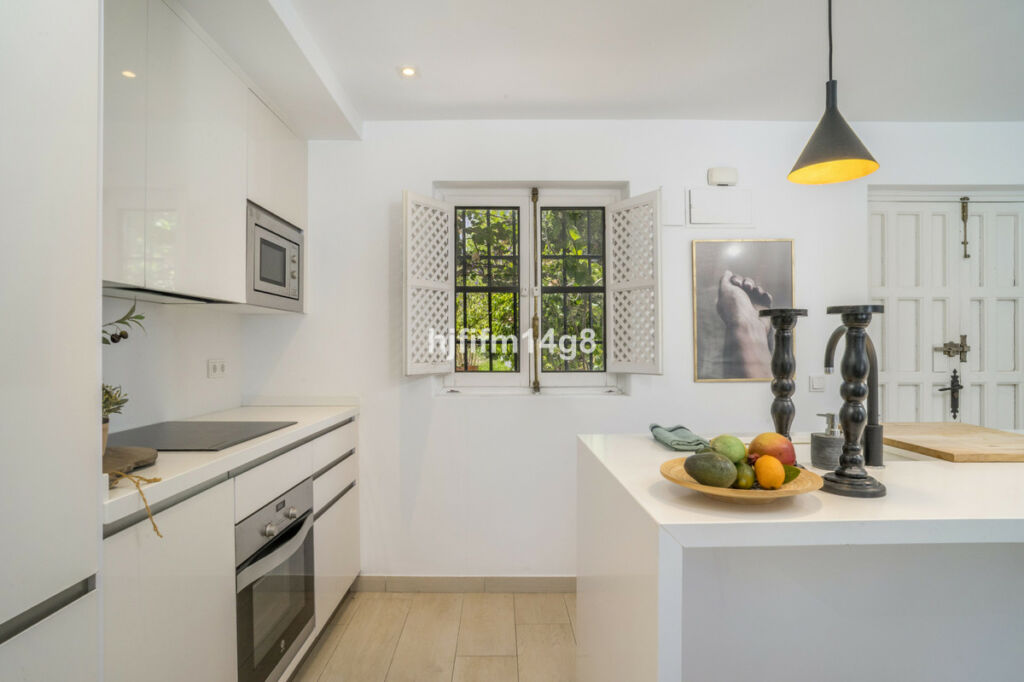Townhouse Nueva Andalucía Málaga - image 9