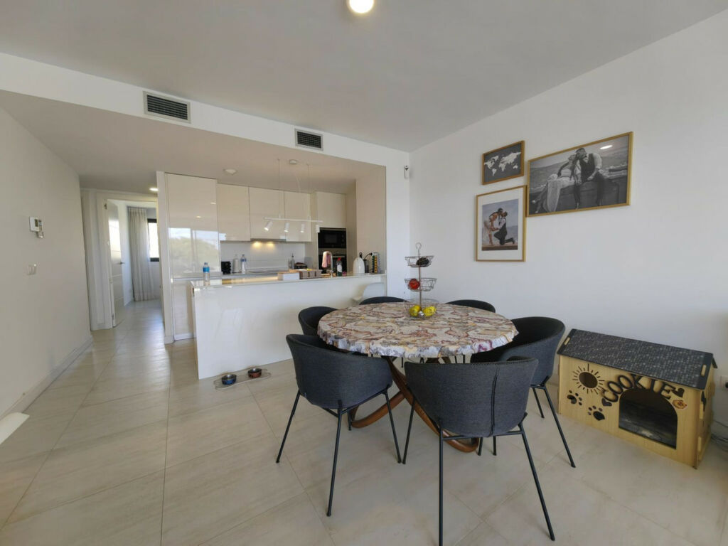 Middle Floor Apartment Estepona Málaga - image 9