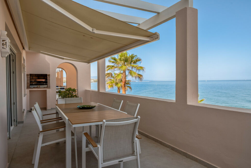 Middle Floor Apartment Estepona Málaga - image 9