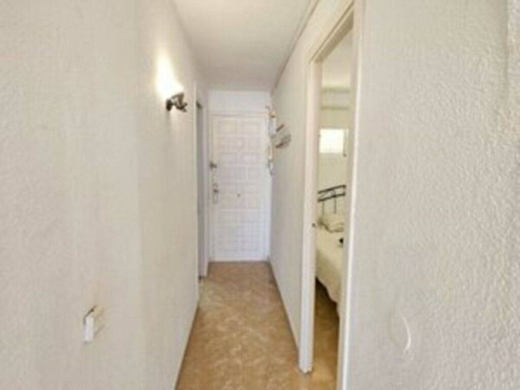Middle Floor Apartment Benidorm Alicante - image 9