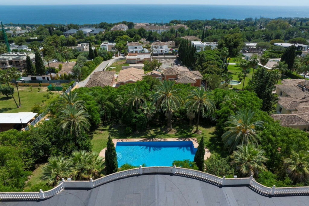 Detached Villa Nagüeles Málaga - image 10
