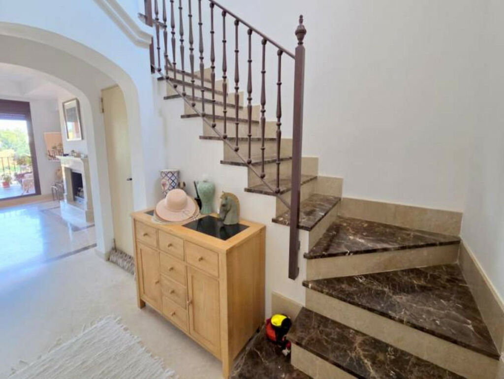 Townhouse Estepona Málaga - image 9