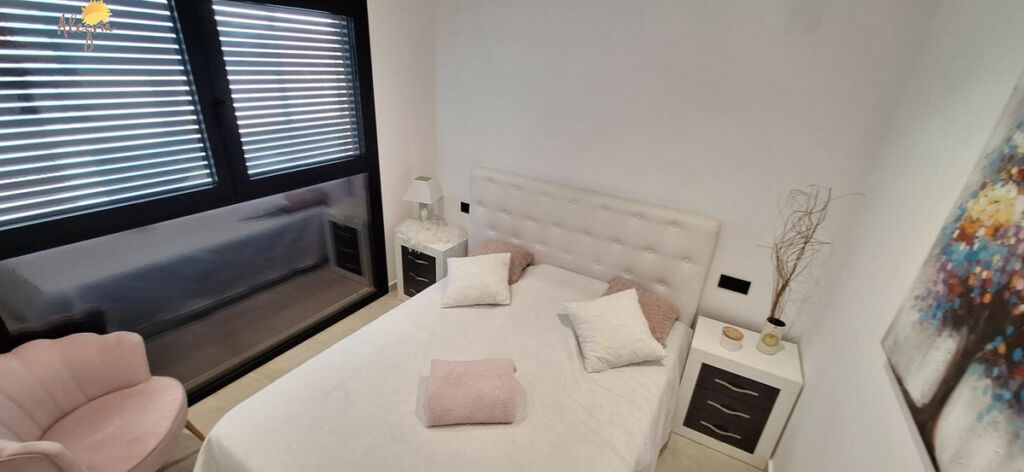 Middle Floor Apartment Torrevieja Alicante - image 9
