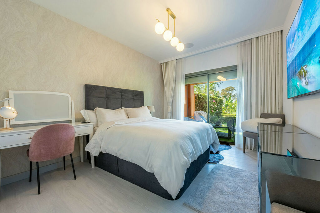 Ground Floor Apartment Estepona Málaga - image 7