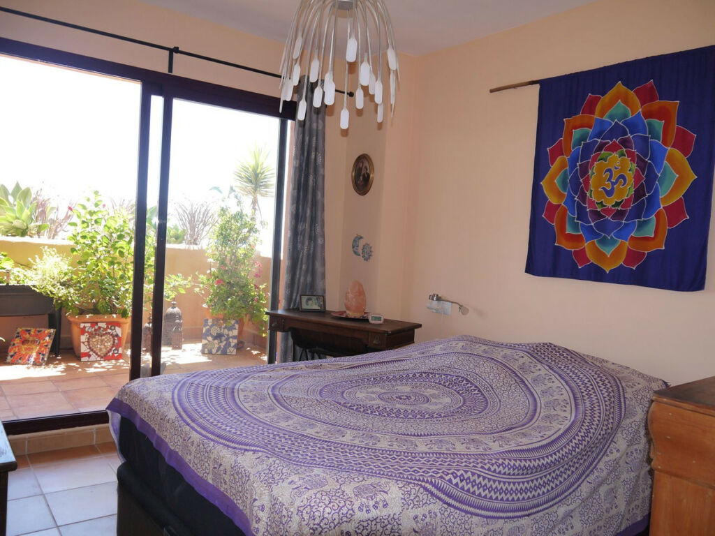 Middle Floor Apartment Calahonda Málaga - image 9