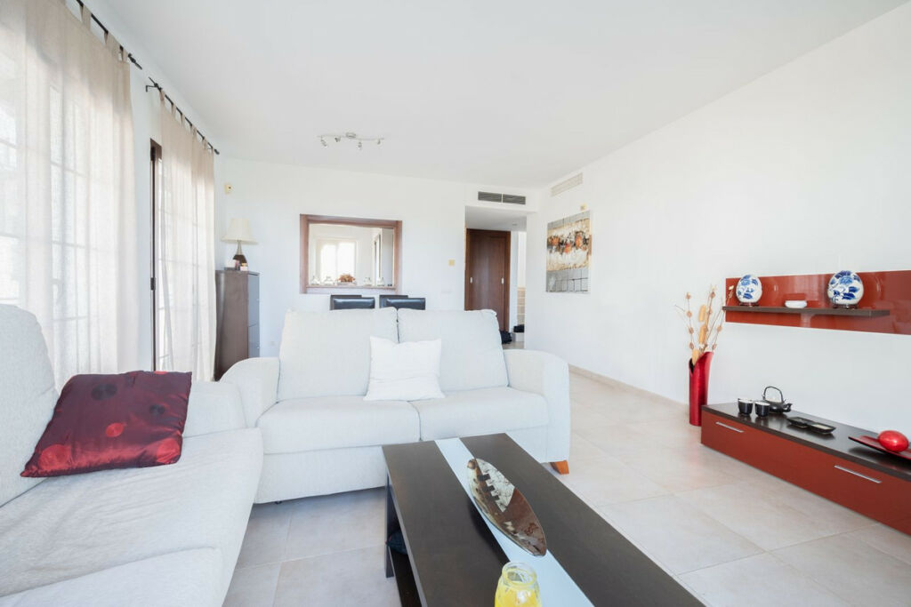 Penthouse Duplex Altos de los Monteros Málaga - image 9