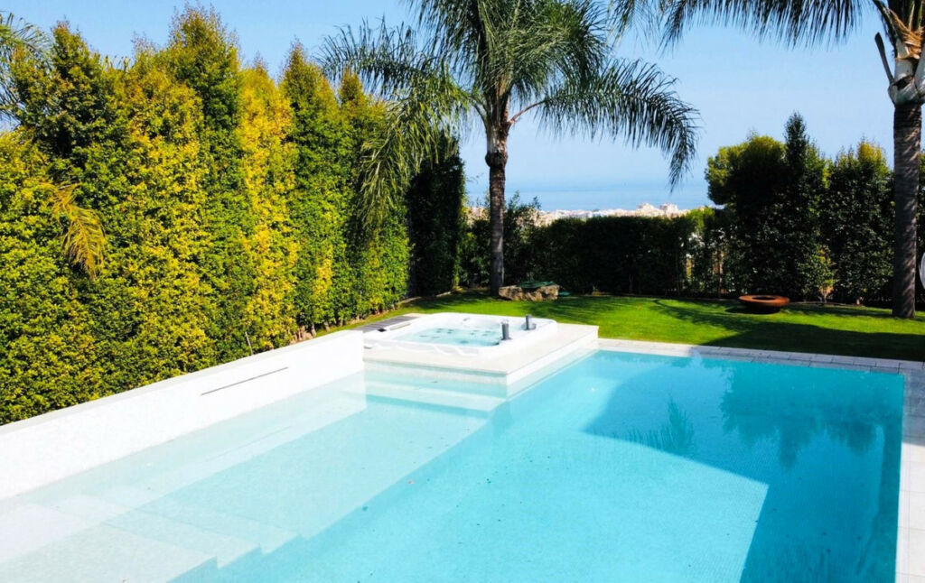 Detached Villa Marbella Málaga - image 9