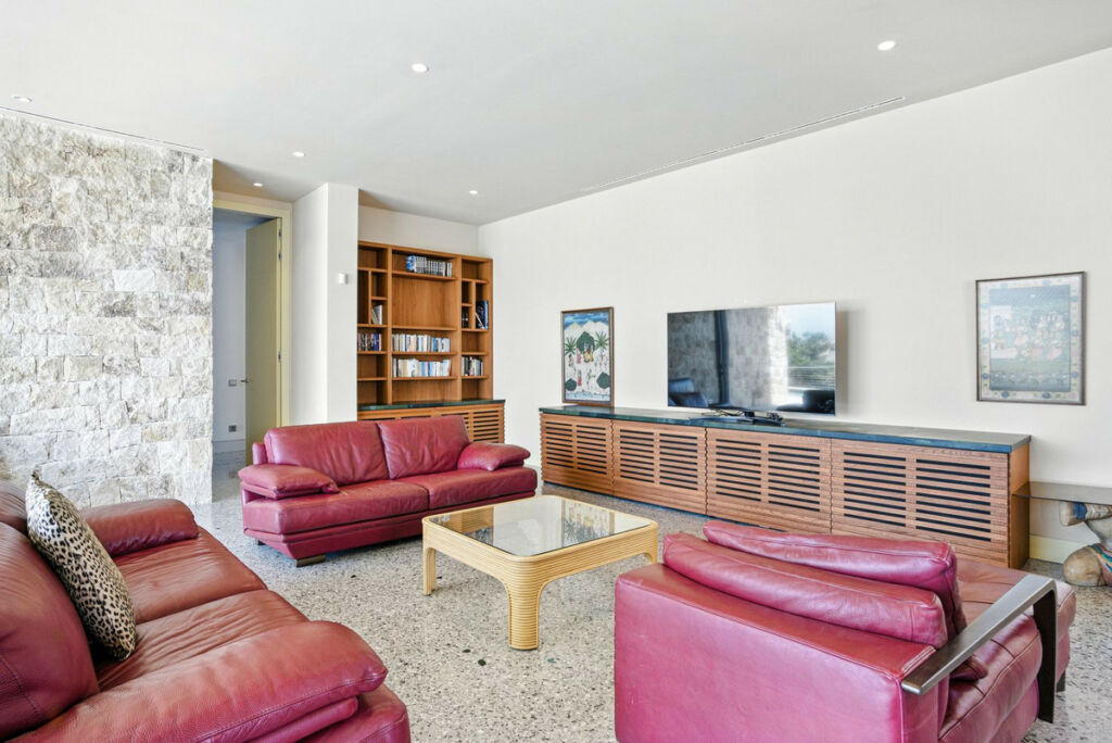 Detached Villa Elviria Málaga - image 9