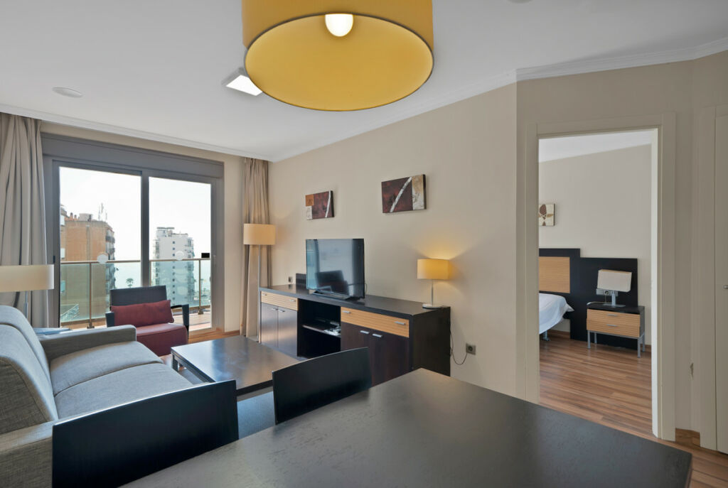Middle Floor Apartment Benalmadena Málaga - image 9