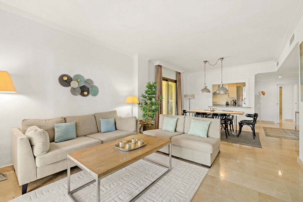 Ground Floor Apartment El Paraiso Málaga - image 8