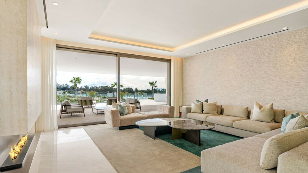 Ground Floor Apartment The Golden Mile Málaga - image 9