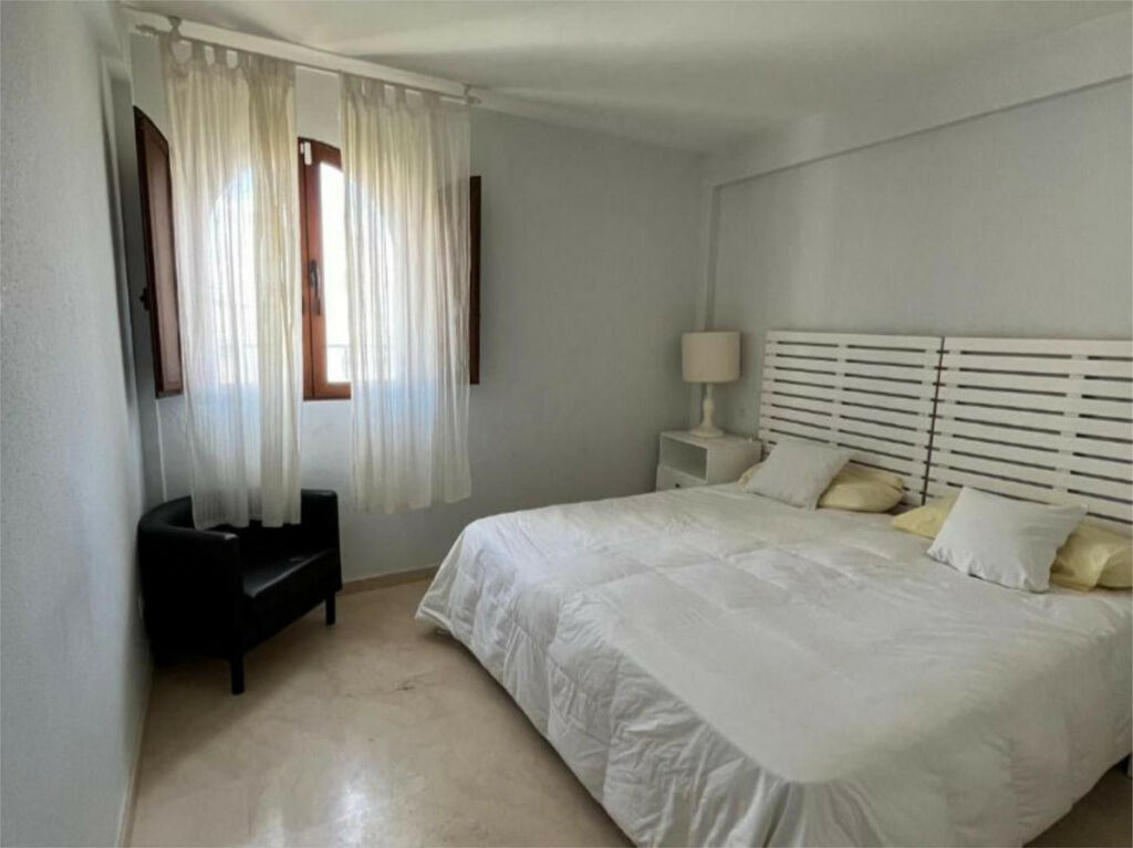 Townhouse Calahonda Málaga - image 9