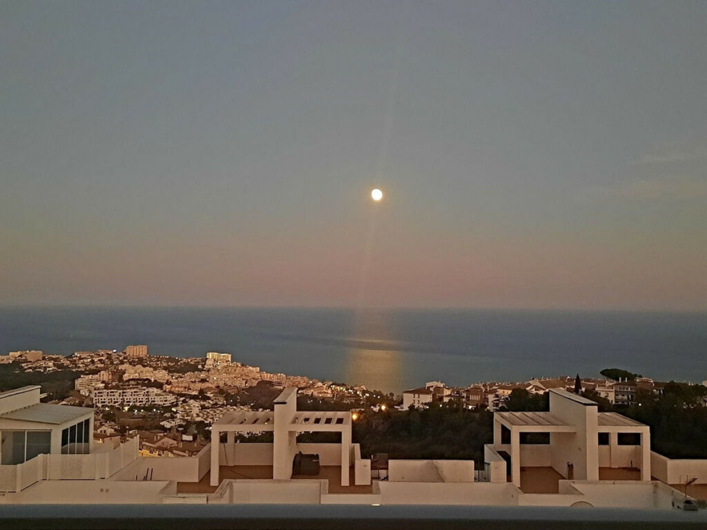 Penthouse Benalmadena Pueblo Málaga - image 9