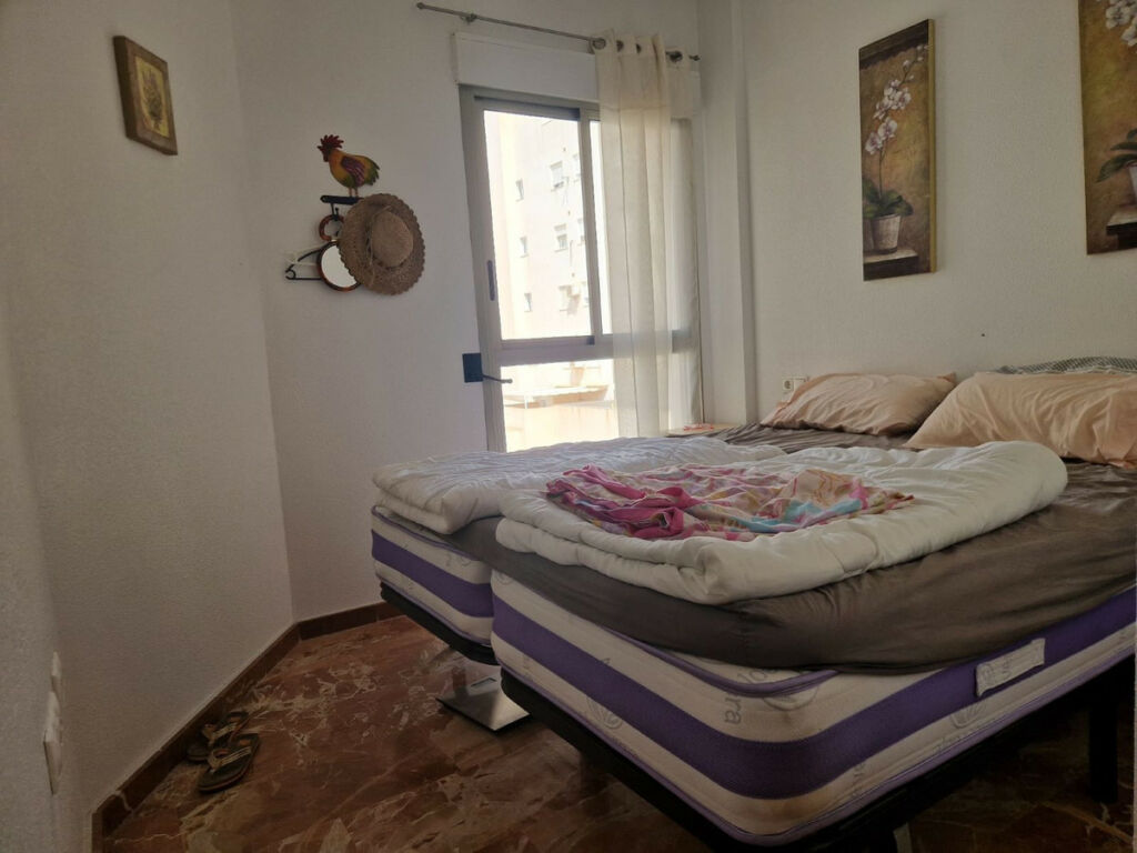 Middle Floor Apartment Torrevieja Alicante - image 9