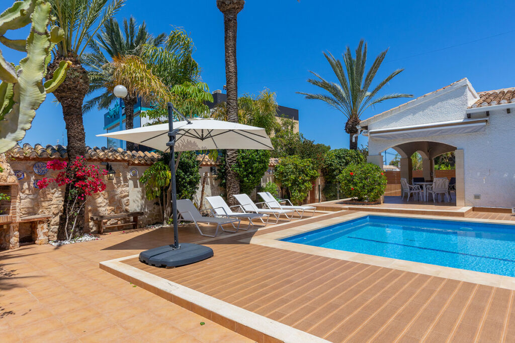 Detached Villa Punta Prima Alicante - image 9