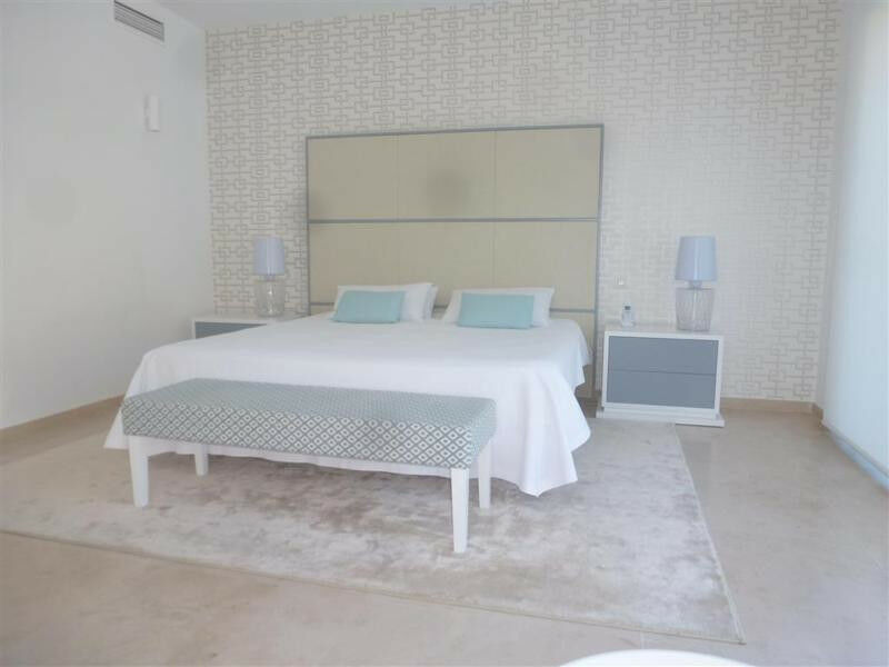 Detached Villa Guadalmina Baja Málaga - image 9