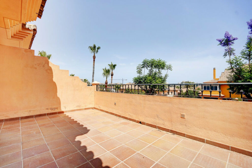 Semi-Detached House Riviera del Sol Málaga - image 9