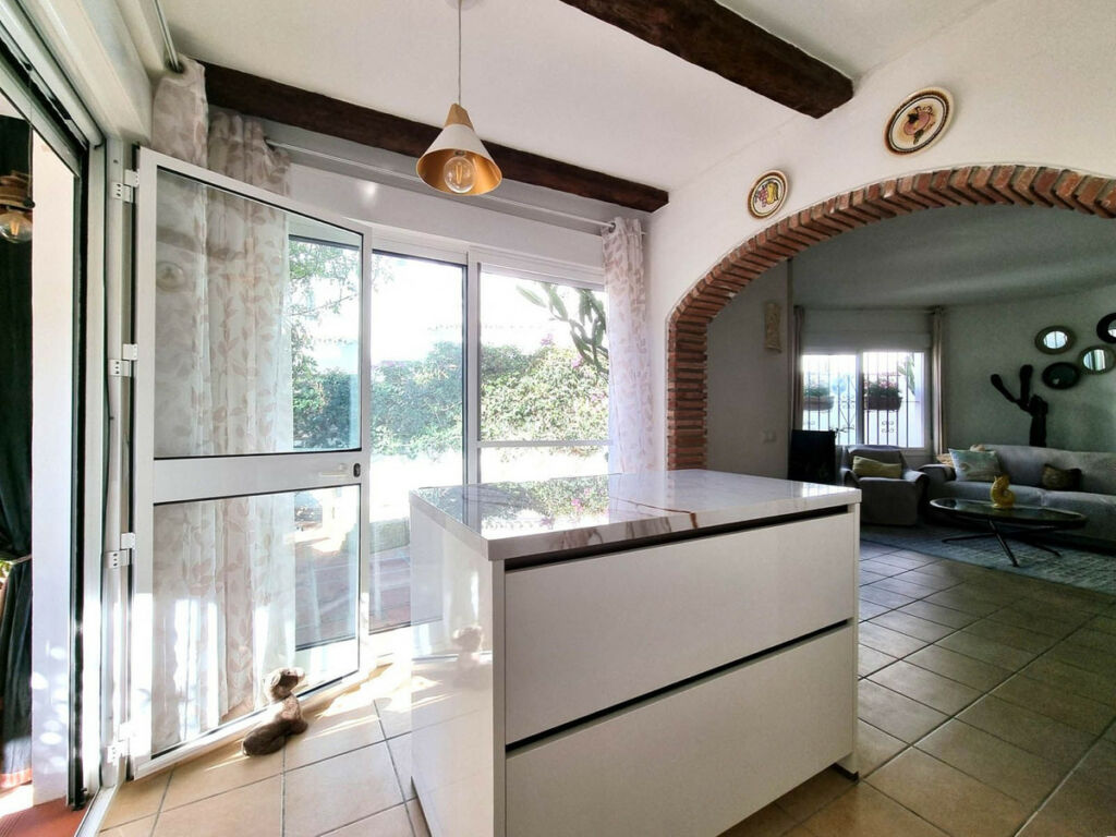 Semi-Detached House Calahonda Málaga - image 9