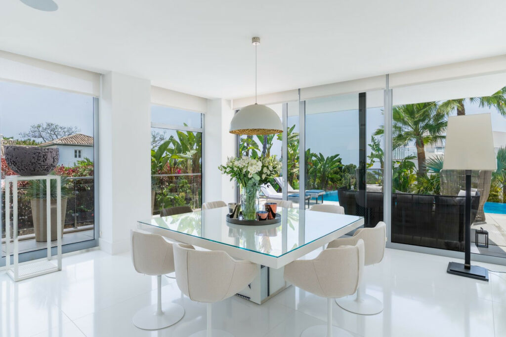 Townhouse Sierra Blanca Málaga - image 9