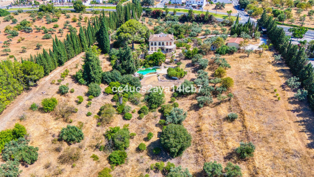 Detached Villa Alhaurín el Grande Málaga - image 9