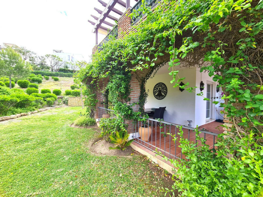 Ground Floor Apartment Benahavís Málaga - image 9