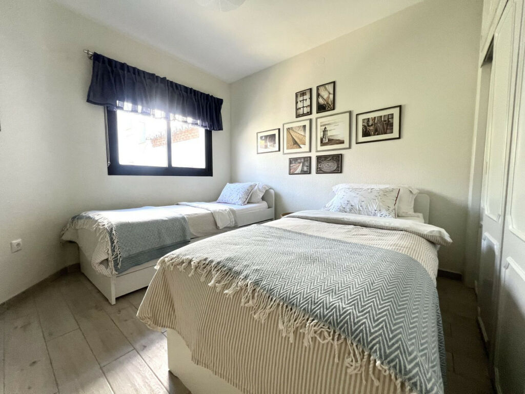 Top Floor Apartment Calahonda Málaga - image 9