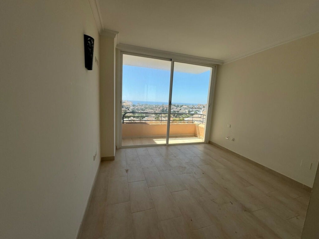 Middle Floor Apartment Riviera del Sol Málaga - image 9