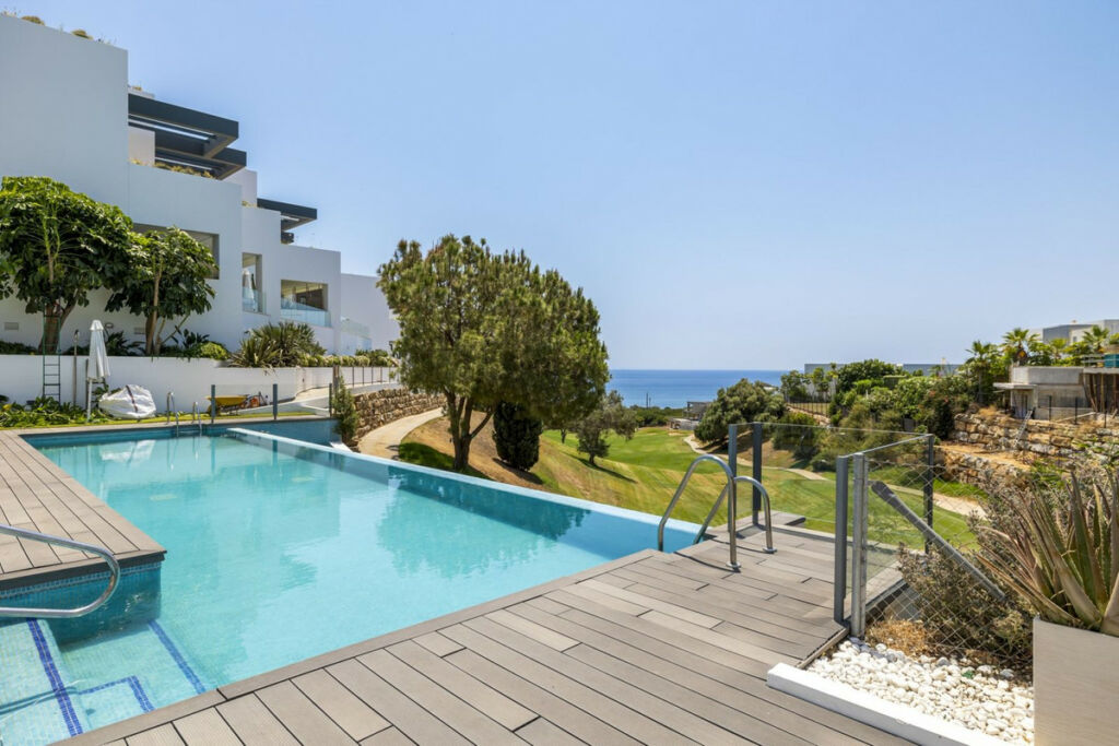 Ground Floor Apartment Cabopino Málaga - image 9