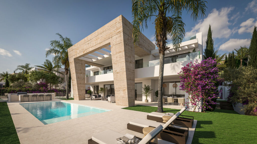 Detached Villa Estepona Málaga - image 2