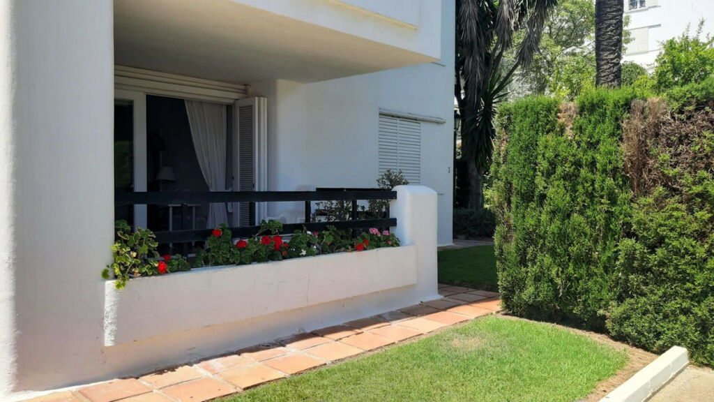 Ground Floor Apartment Los Monteros Málaga - image 11