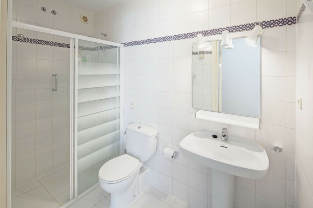 Ground Floor Apartment Atalaya Málaga - image 9