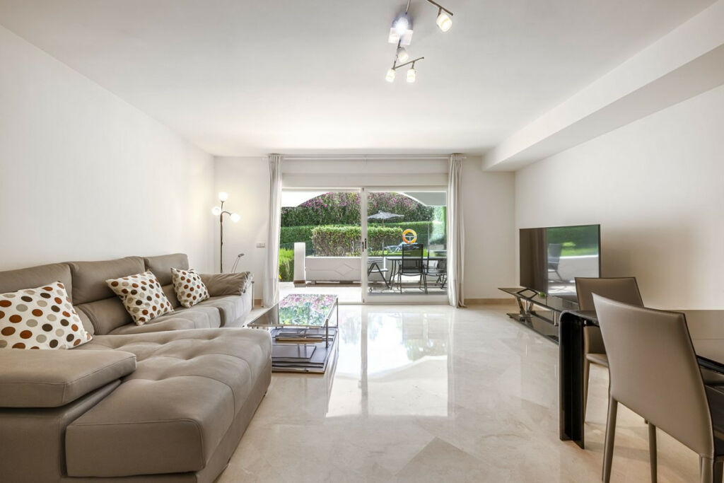 Townhouse Nueva Andalucía Málaga - image 9