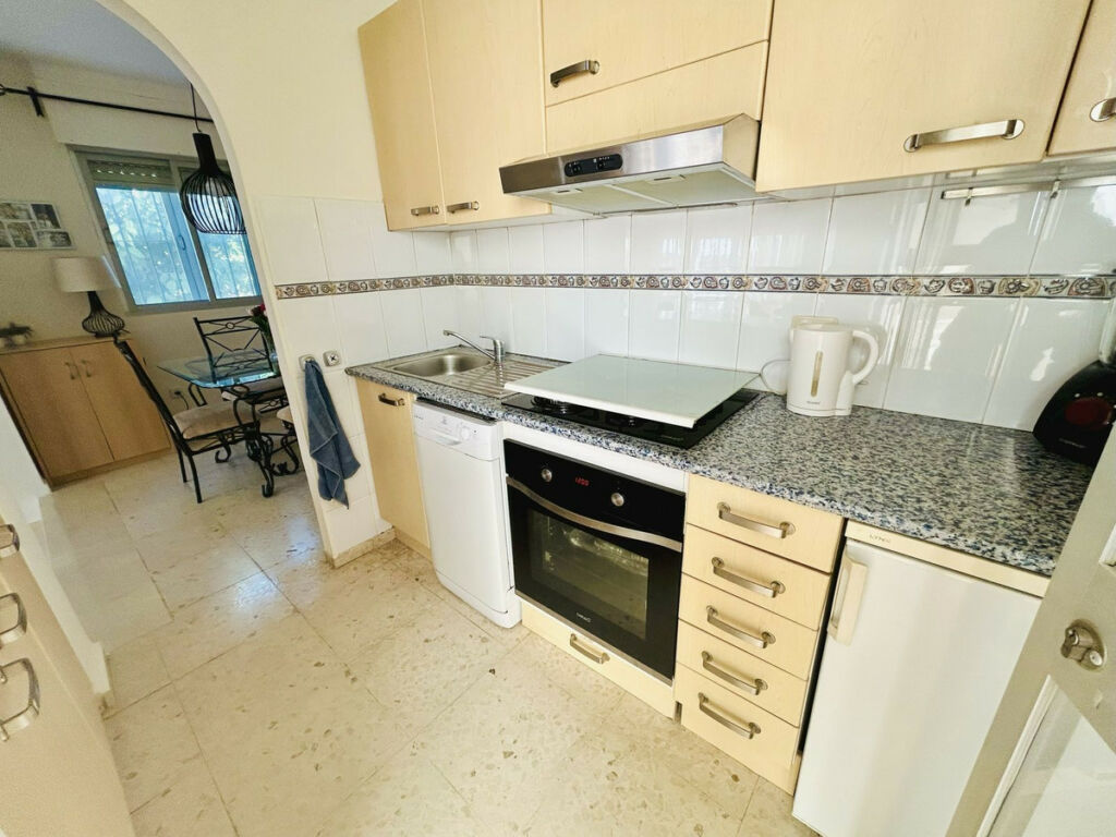Townhouse La Duquesa Málaga - image 9