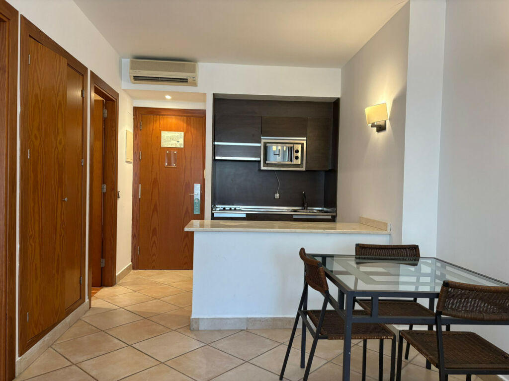 Middle Floor Apartment Benahavís Málaga - image 9
