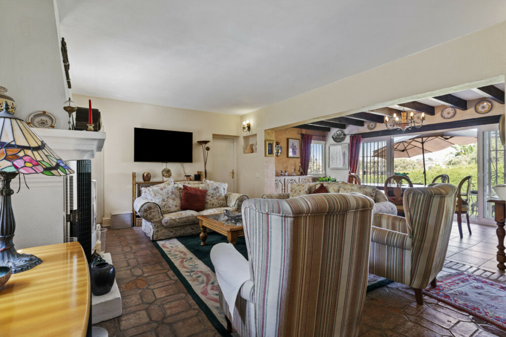 Detached Villa Valle del Sol Málaga - image 10