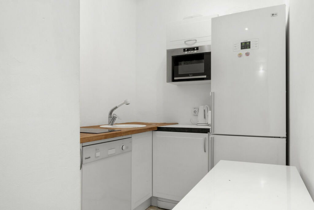Middle Floor Apartment Puerto Banús Málaga - image 9