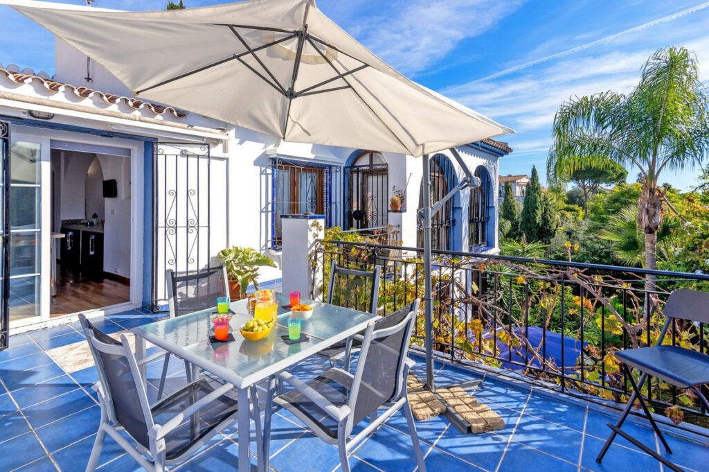 Detached Villa El Rosario Málaga - image 9