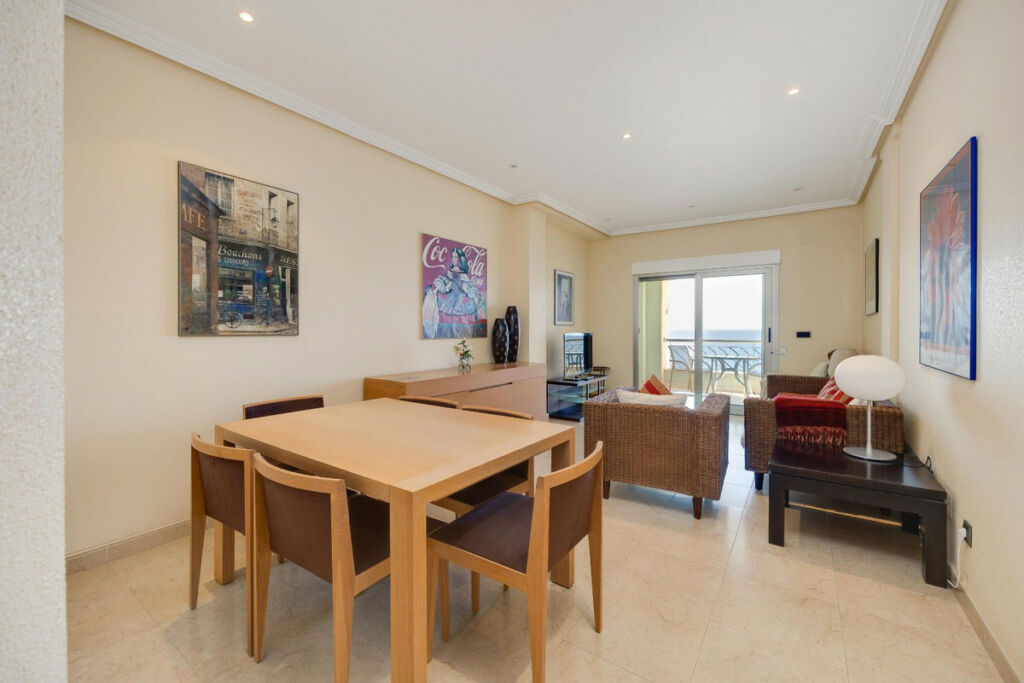 Middle Floor Apartment Torrevieja Alicante - image 9
