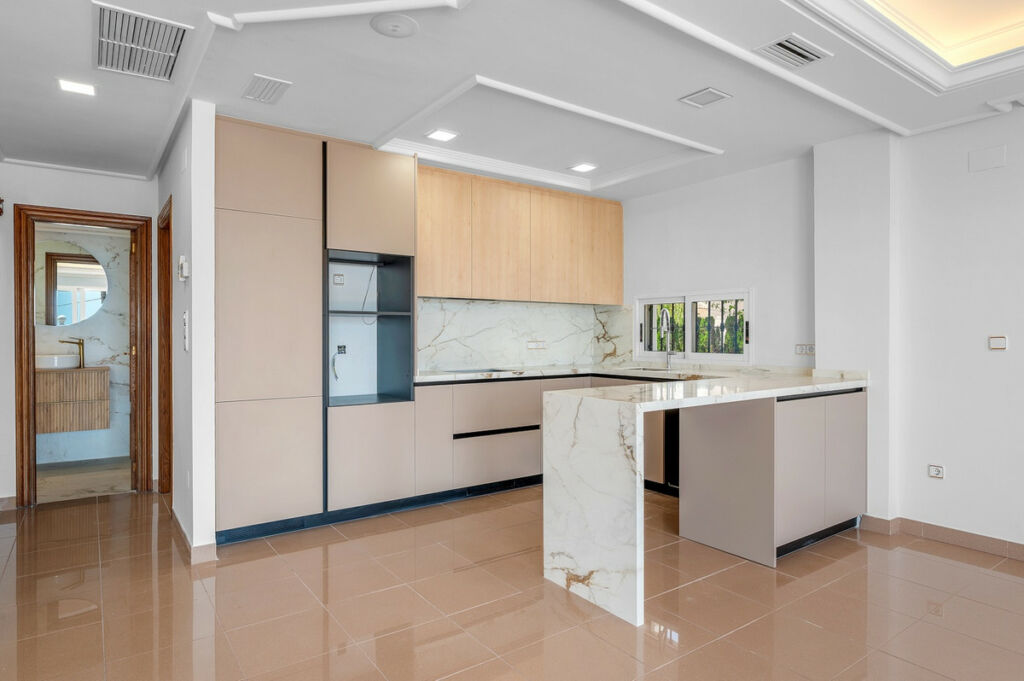 Detached Villa Torrevieja Alicante - image 9