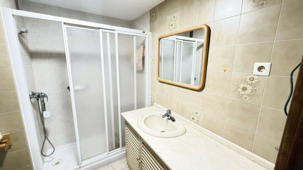 Middle Floor Apartment Marbella Málaga - image 9