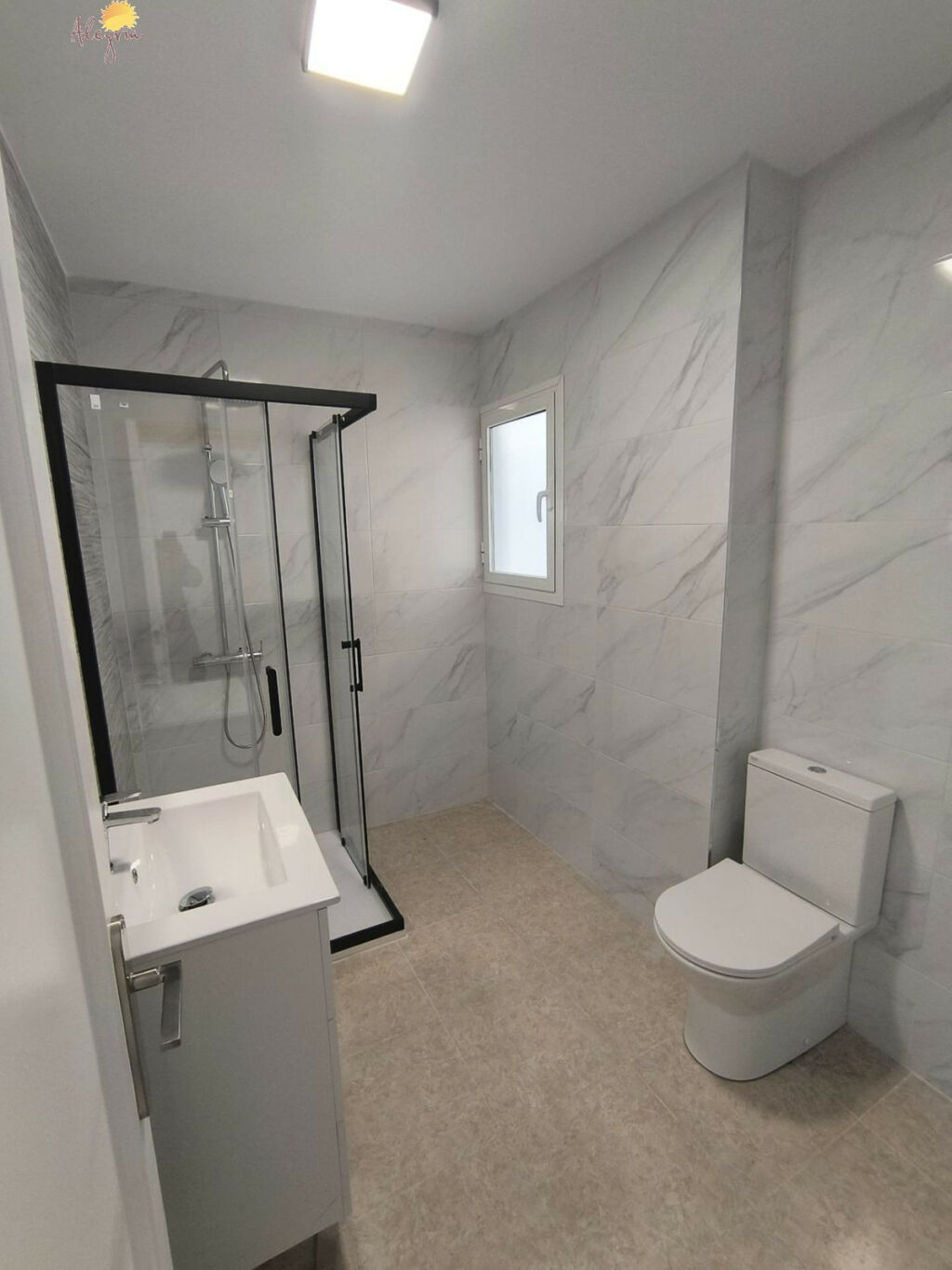 Middle Floor Apartment Torrevieja Alicante - image 9