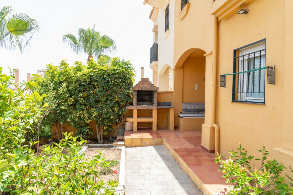 Semi-Detached House Riviera del Sol Málaga - image 10