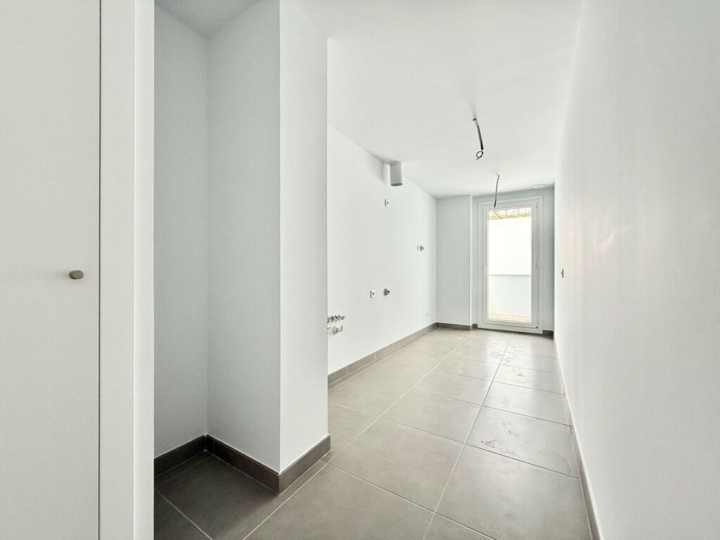Ground Floor Apartment Estepona Málaga - image 9