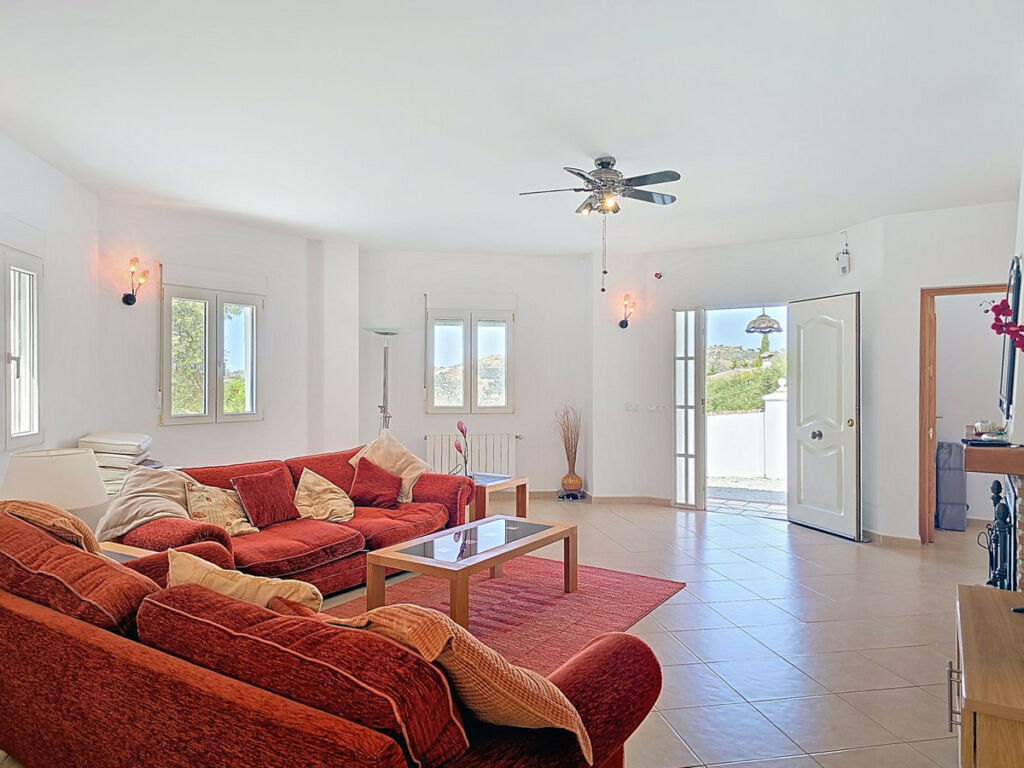 Detached Villa Cómpeta Málaga - image 9