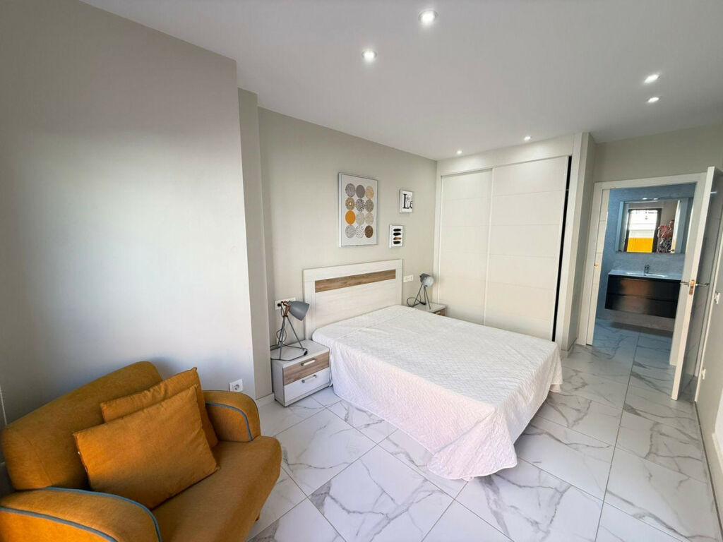 Middle Floor Apartment La Mata Alicante - image 9